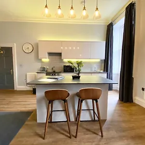 https://the-waterhouse-at-claremont-apartments.yorkshirehotels.net