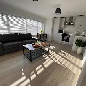 Great For Contractors- Free Parking Apartment