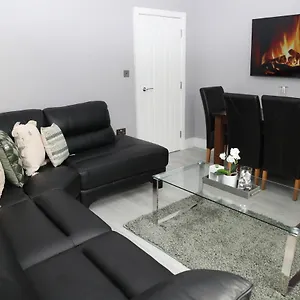 https://homely-1-bed-apartment-in-birmingham-commonwealth.hotelsin-nottingham.com