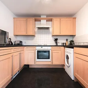 Spacious Comfort Haven: 2-bed Smart With Free Parking Apartment